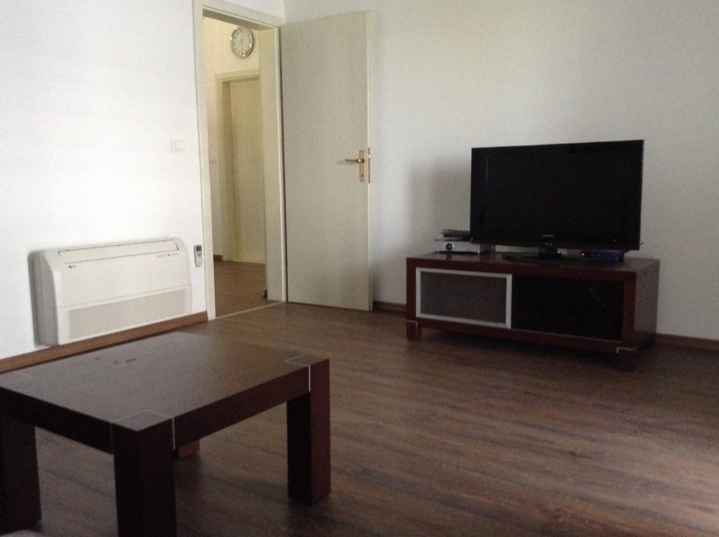 Apartments Vila Oksana Mimice Exterior foto